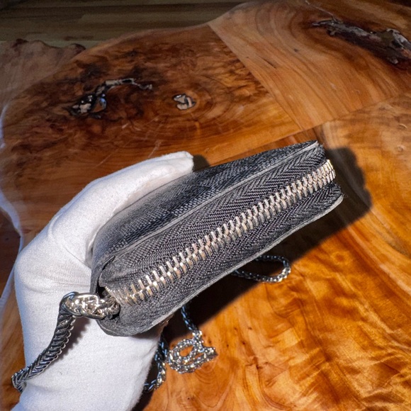 Louis Vuitton
Damier Graphite Pattern Coated Canvas Zippy Organizer Wallet - Picture 7 of 16